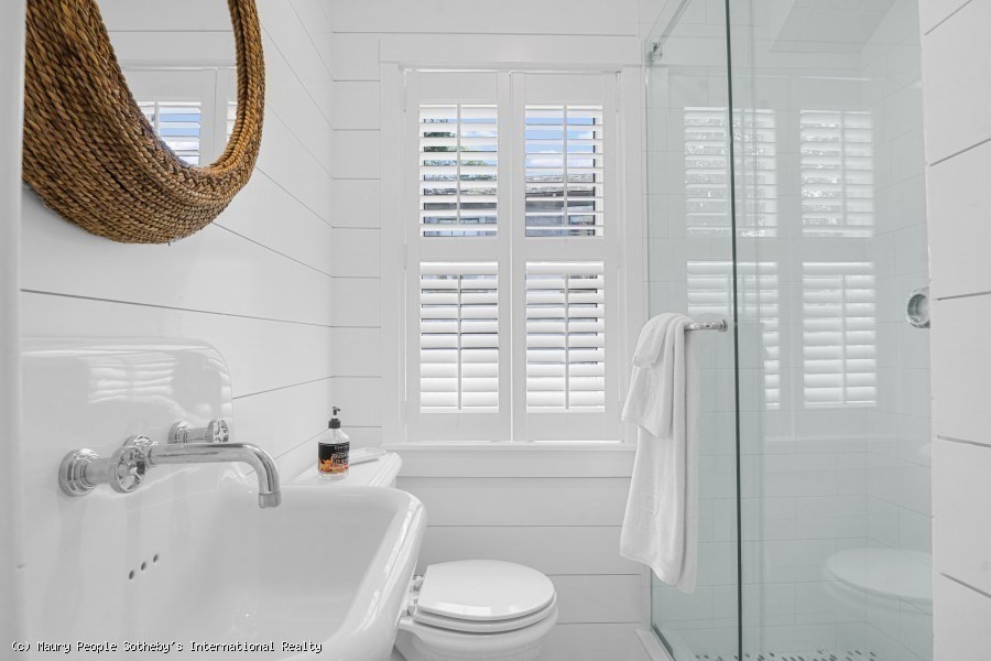82 Centre Street Nantucket, MA 02554 - Photo 29 of 36