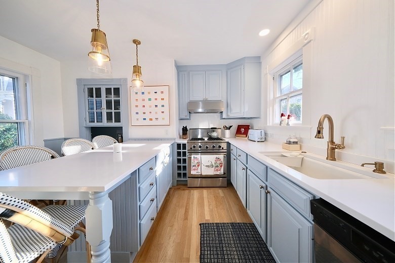 82 Centre Street Nantucket, MA 02554 - Photo 6 of 36