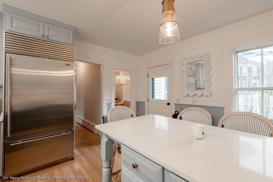 82 Centre Street Nantucket, MA 02554 - Photo 9 of 36