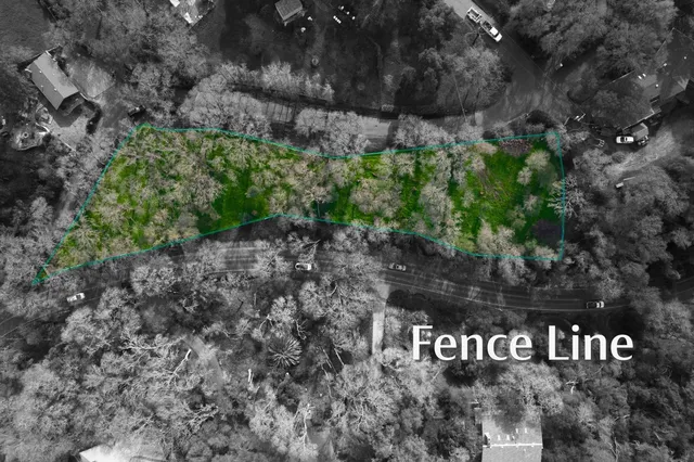 a view of an outdoor space