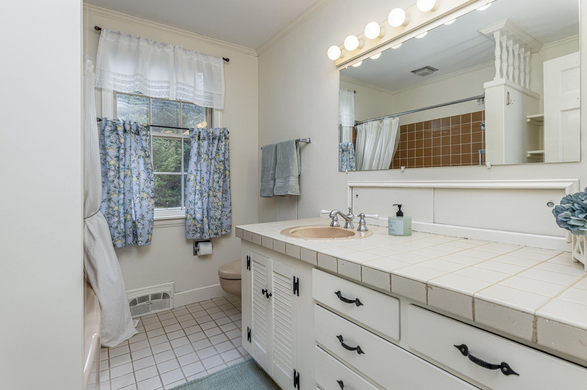 163 State Street Gorham, ME 04038 - Photo 25 of 59 163 State_W5_23