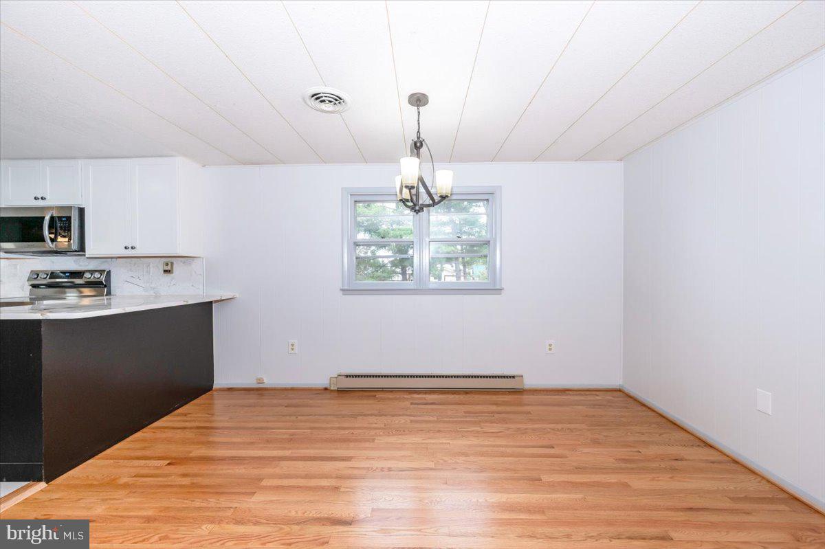 6 Schaller Lane Smithsburg, MD 21783 - Photo 12 of 51 a very nice looking room with a large window