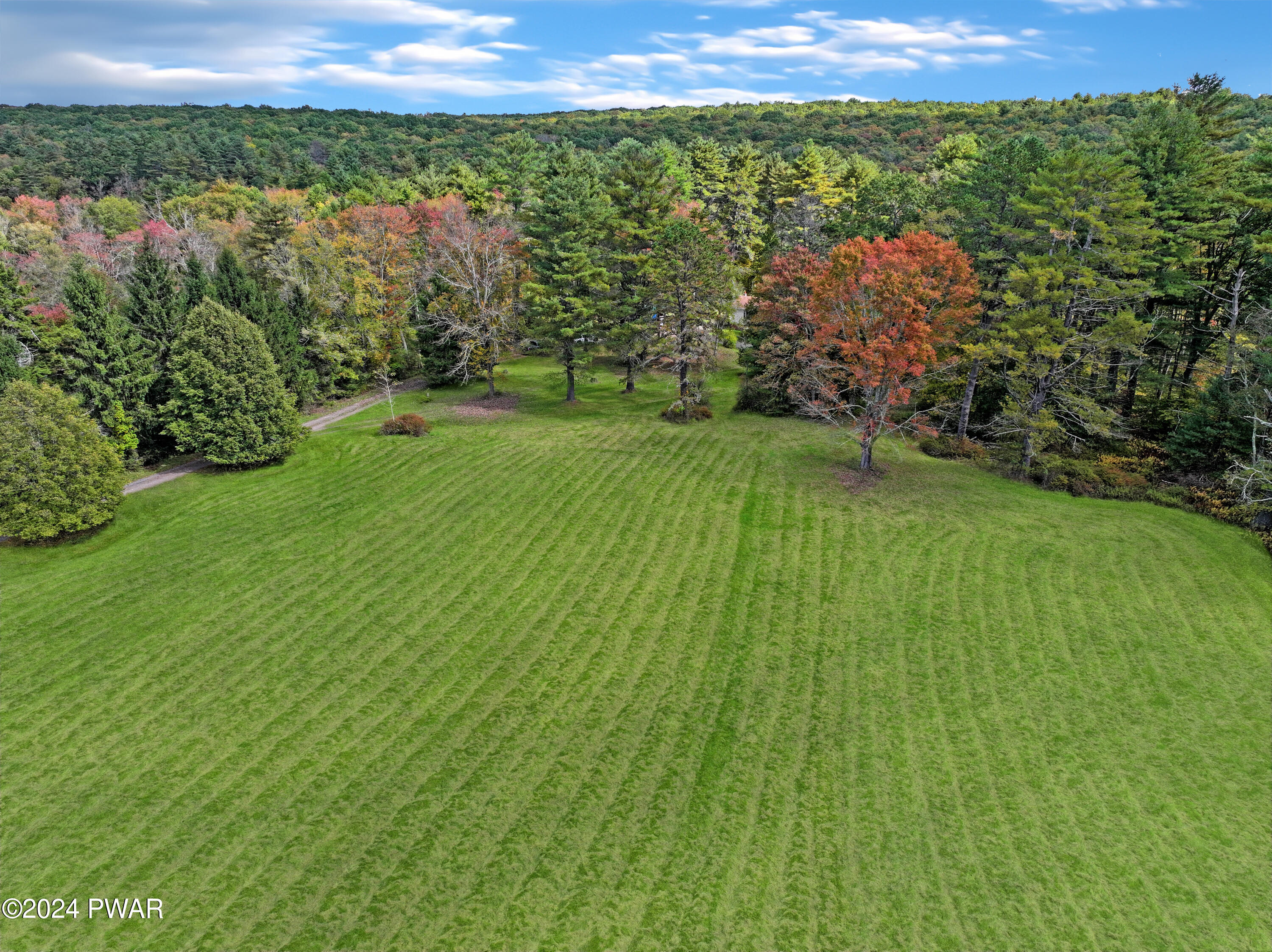 189 Rt 590 Greeley, PA 18425 - Photo 3 of 42