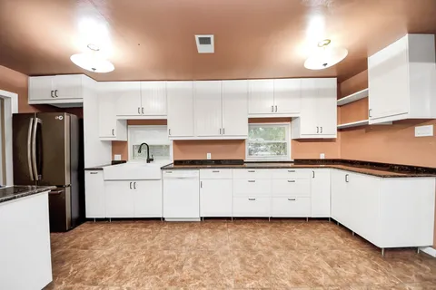 $390,000 | 10318 Knoboak Drive, Houston, TX 77043