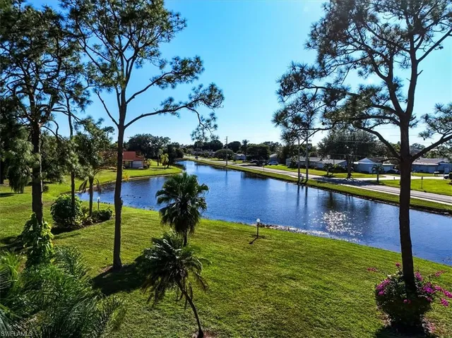 $319,500 | 2031 Pine Isle Lane, Unit 2031, Naples, FL 34112