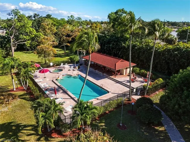 $319,500 | 2031 Pine Isle Lane, Unit 2031, Naples, FL 34112