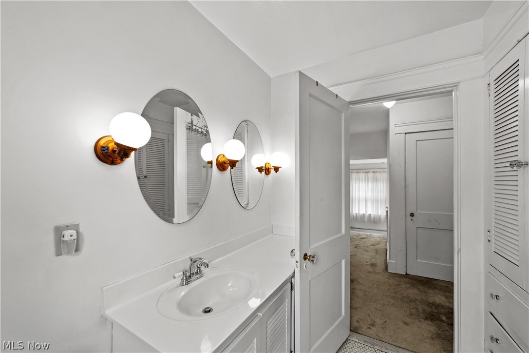 3030 East Overlook Road Cleveland, OH 44118 - Photo 14 of 24 Bathroom featuring vanity