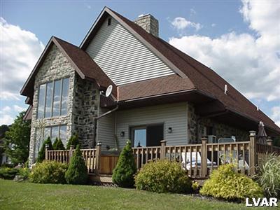 3717 Viewpoint Court Slatington, PA 18080 - Photo 3 of 15 Gallery Image 3