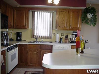 3717 Viewpoint Court Slatington, PA 18080 - Photo 10 of 15 Gallery Image 10