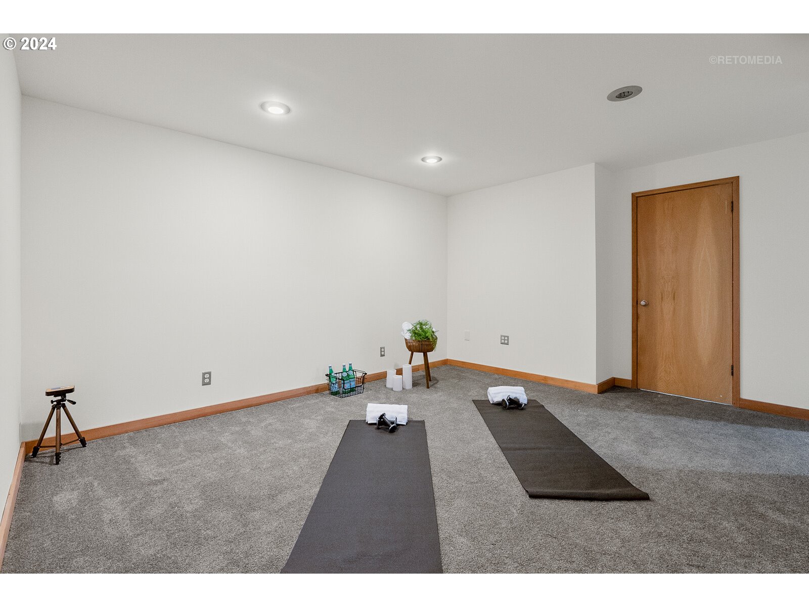 3730 Southwest Shattuck Road Portland, OR 97221 - Photo 25 of 44 a living room with furniture