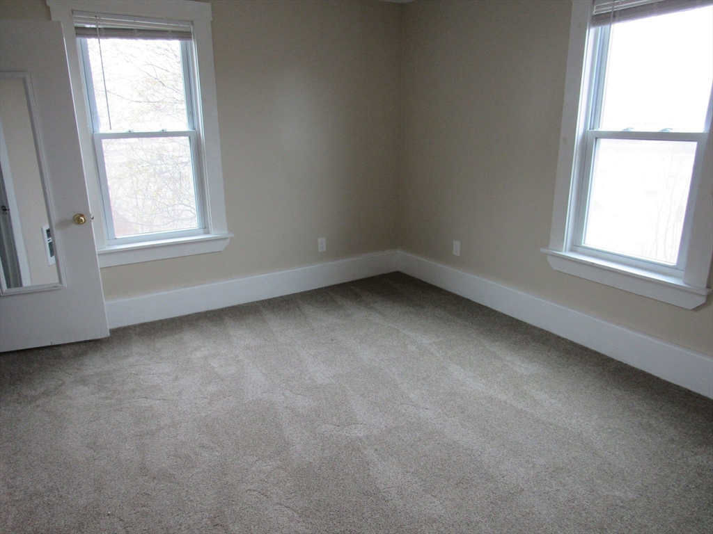 72 Emerald Street, Unit 2 Gardner, MA 01440 - Photo 10 of 25