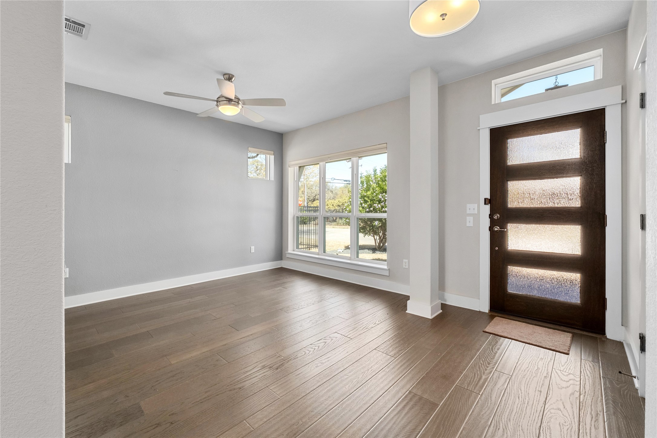 7207 Albert Road Austin, TX 78745 - Photo 4 of 34