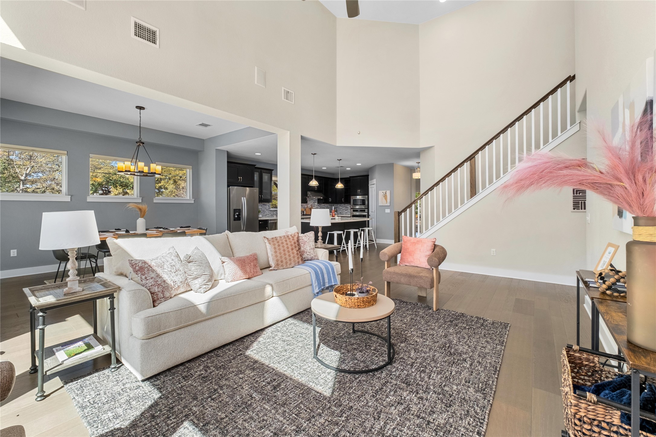 7207 Albert Road Austin, TX 78745 - Photo 6 of 34