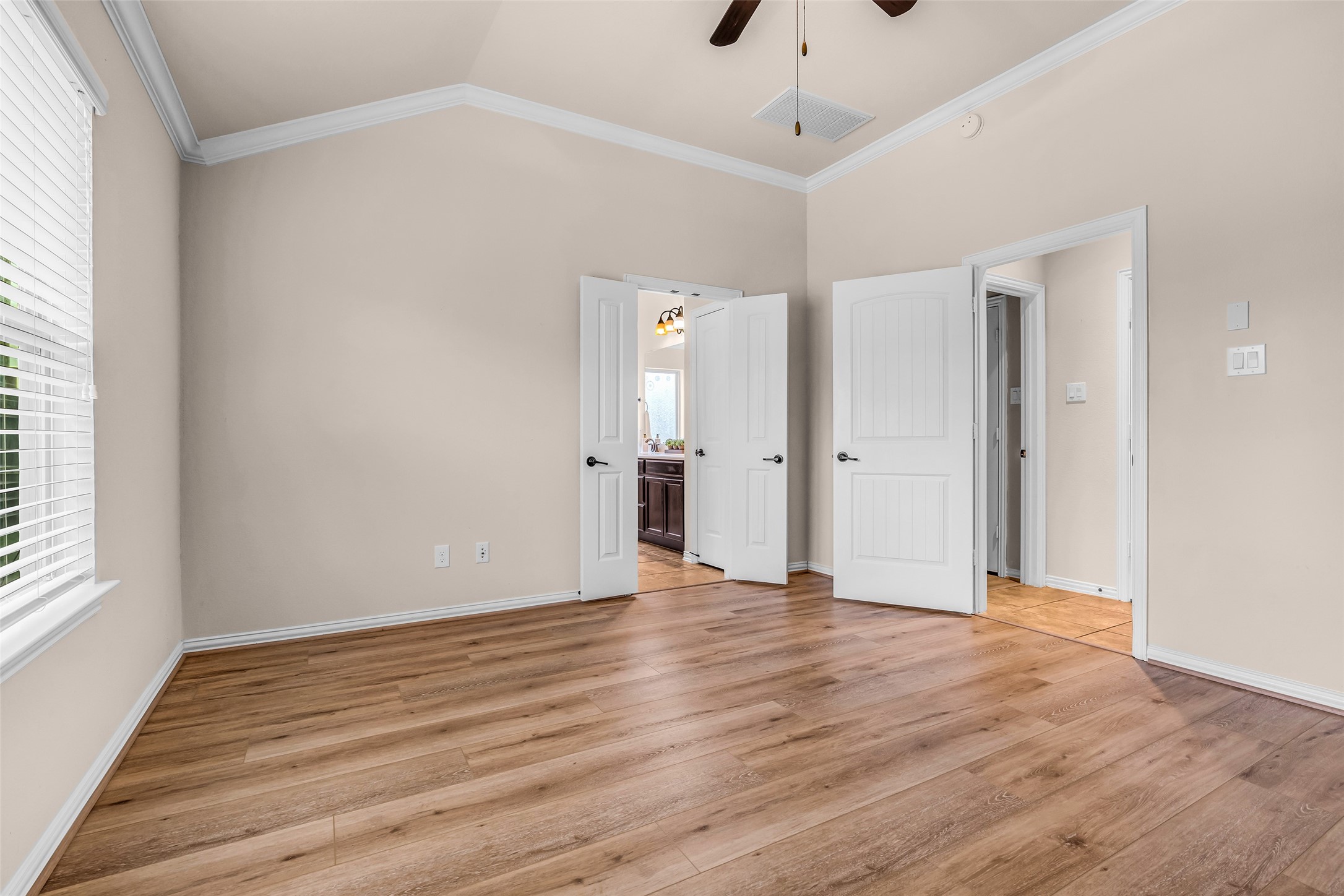 31747 Summit Springs Lane Spring, TX 77386 - Photo 18 of 29 Primary bedroom with en suite bathroom