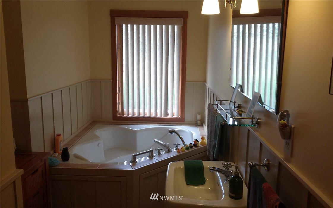 15777 Virginia Point Road Northeast Poulsbo, WA 98370 - Photo 17 of 17 Gallery Image 17