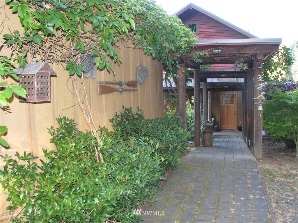 15777 Virginia Point Road Northeast Poulsbo, WA 98370 - Photo 6 of 17 Gallery Image 6
