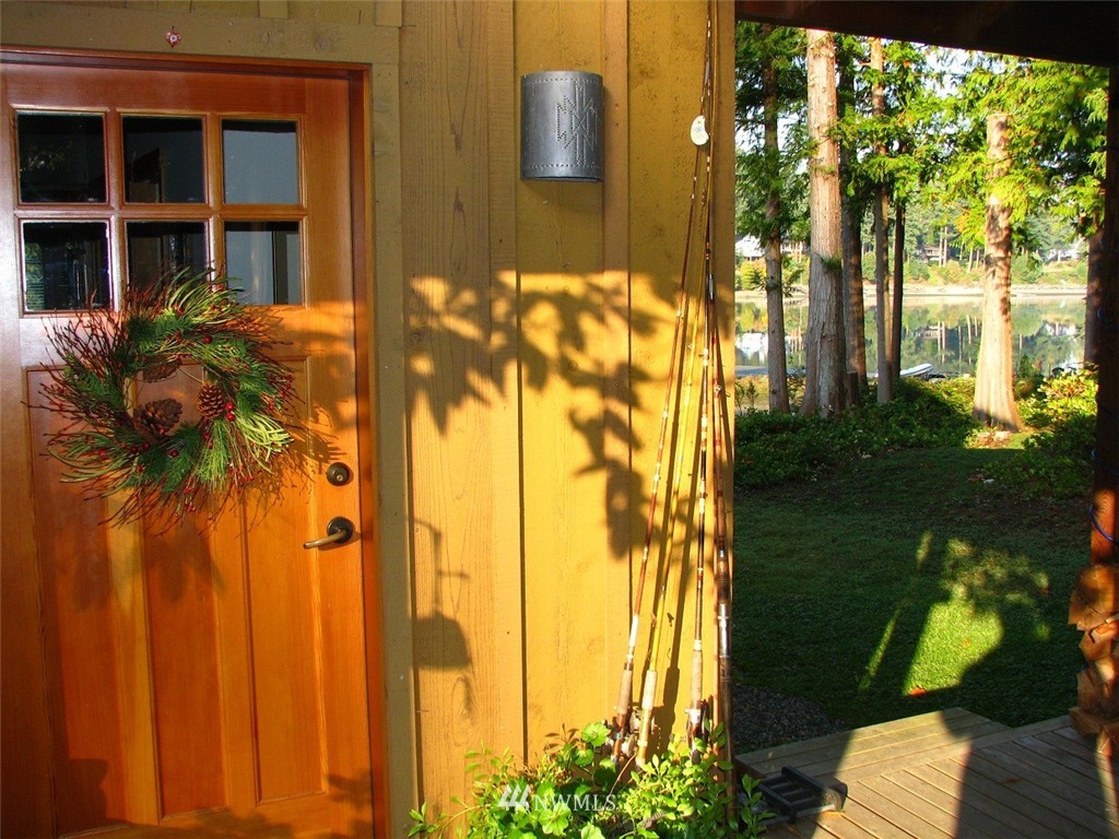 15777 Virginia Point Road Northeast Poulsbo, WA 98370 - Photo 7 of 17 Gallery Image 7