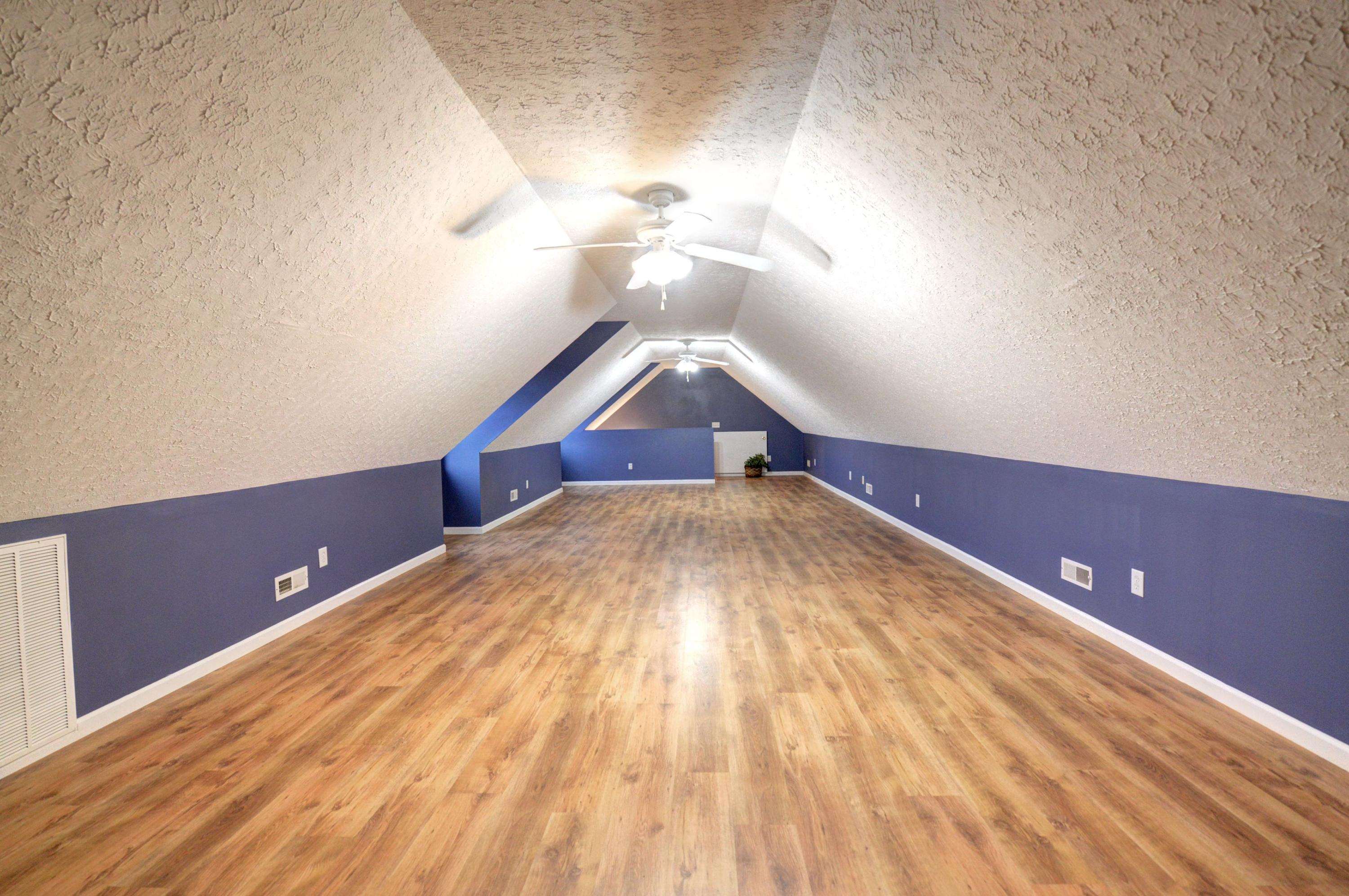 219 Oak Hill Estate Road Dayton, TN 37321 - Photo 26 of 32 26-219 Oak Hill Bonus Room 3