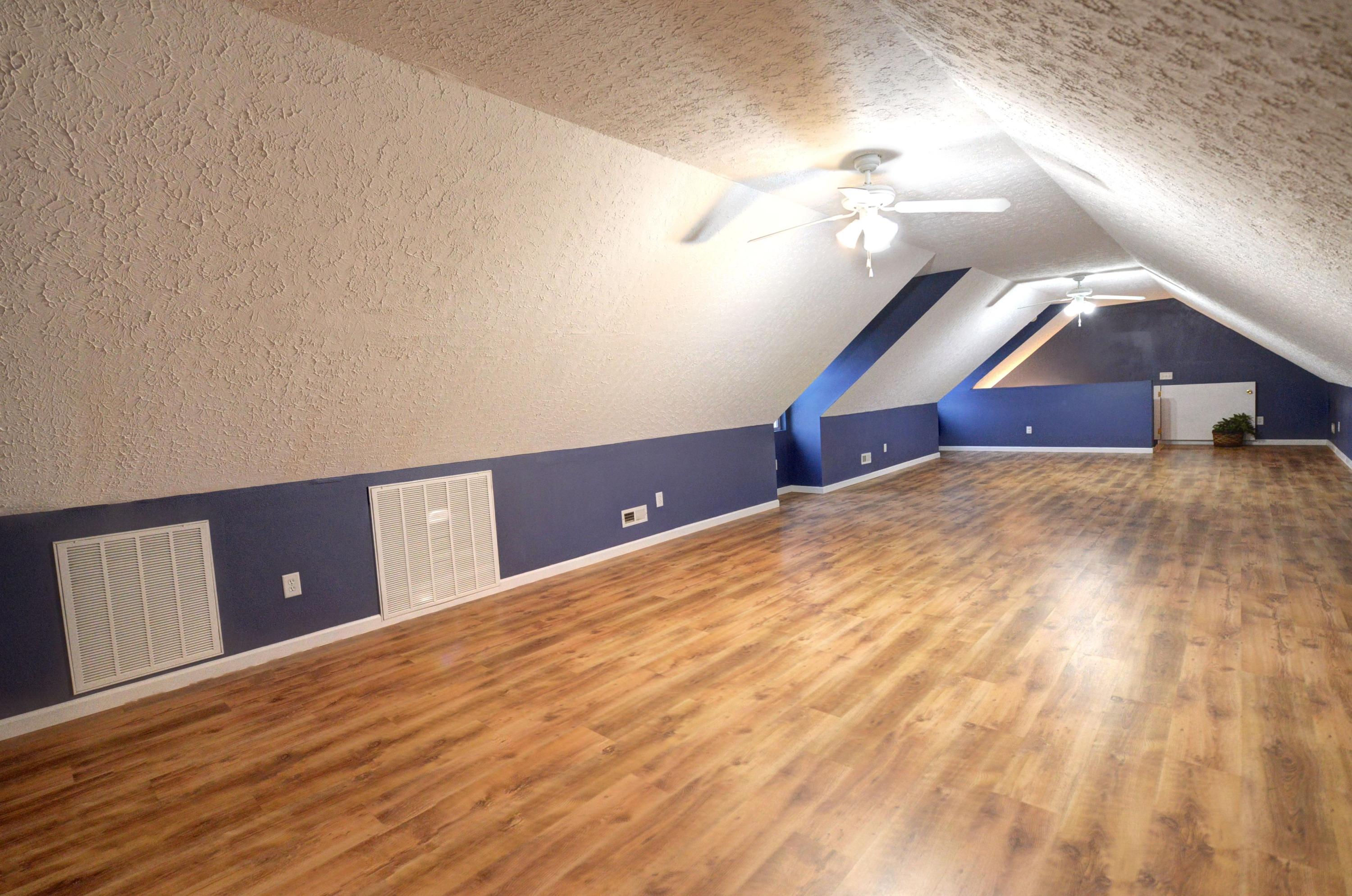 219 Oak Hill Estate Road Dayton, TN 37321 - Photo 27 of 32 27-219 Oak Hill Bonus Room 4