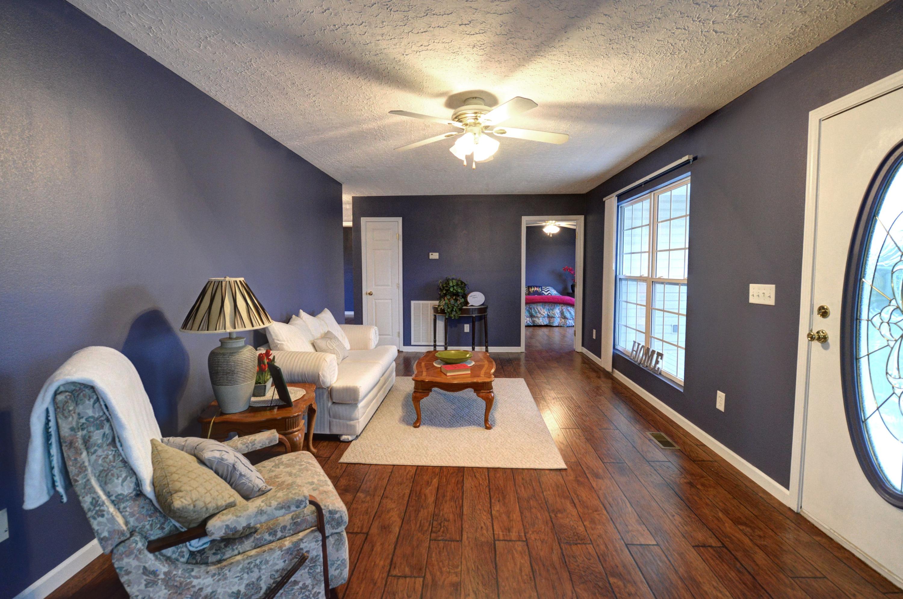 4-219 Oak Hill Living 3
