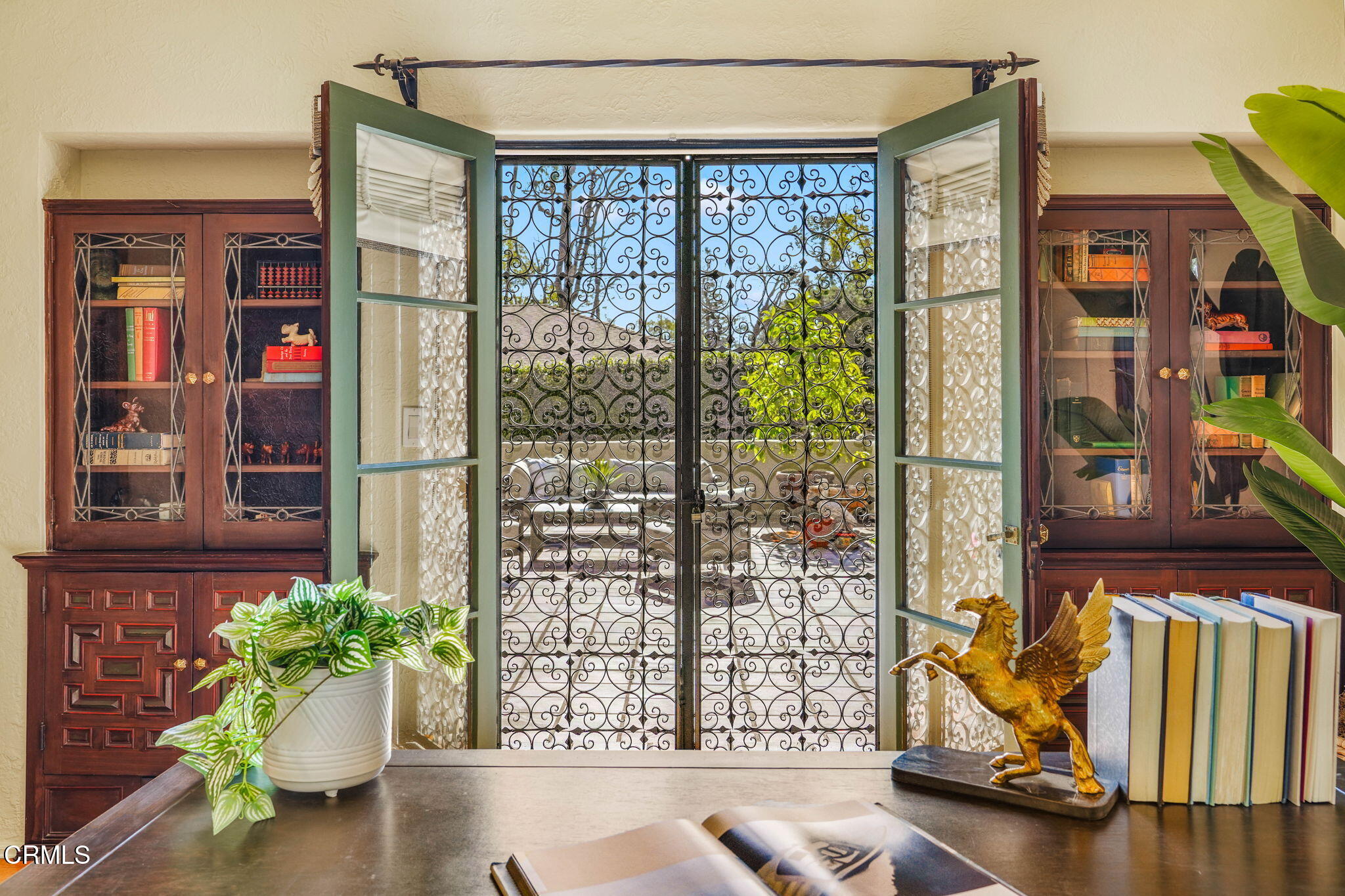 424 Ninita Parkway Pasadena, CA 91106 - Photo 13 of 57 a front view of a house with outdoor seating