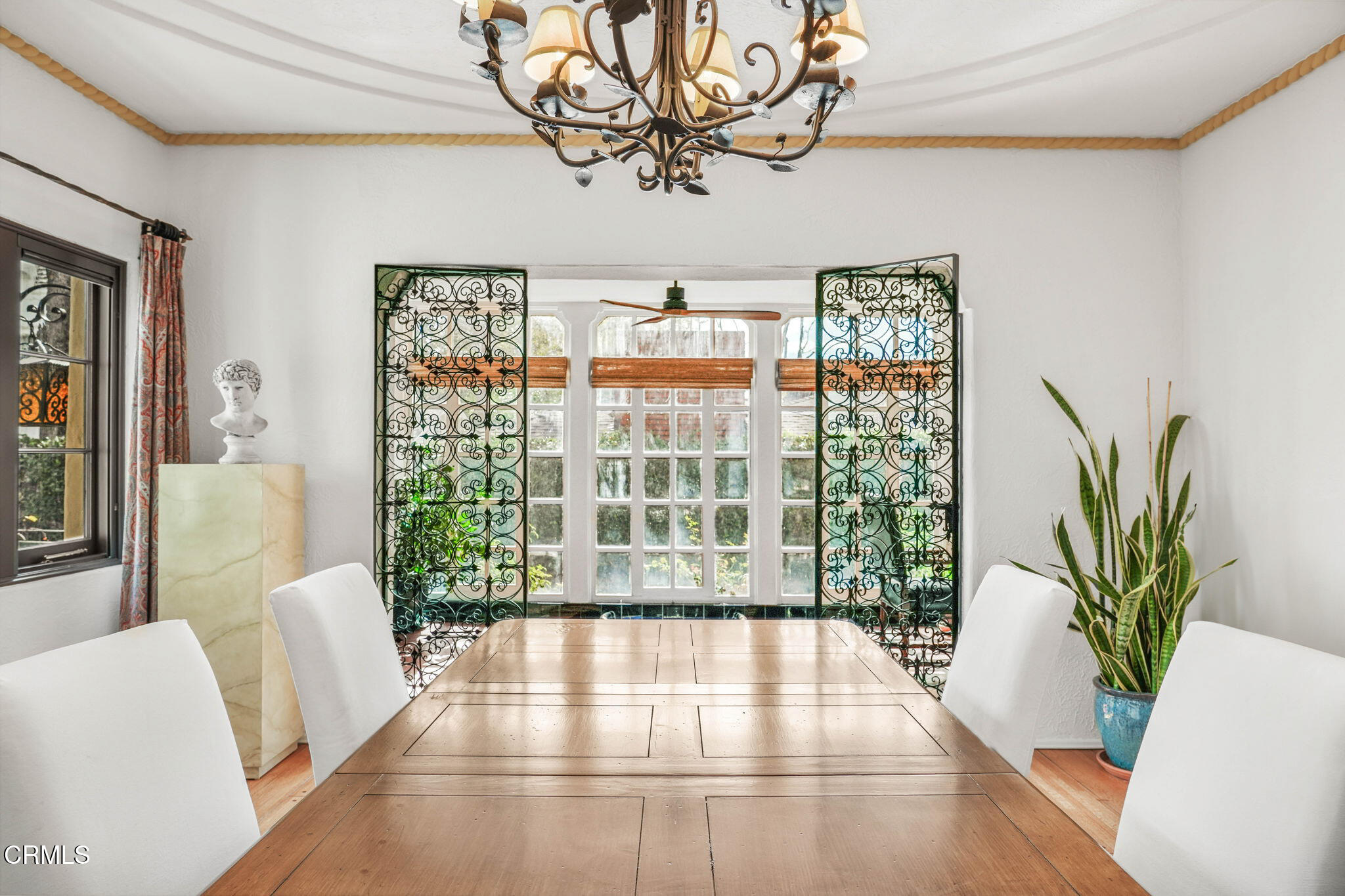 424 Ninita Parkway Pasadena, CA 91106 - Photo 24 of 57 a view of a living room and a balcony
