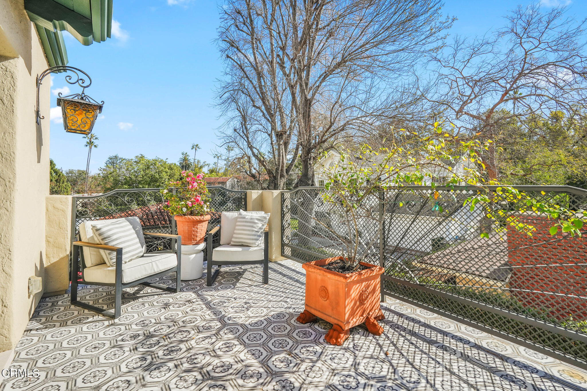 424 Ninita Parkway Pasadena, CA 91106 - Photo 44 of 57 a outdoor living space with furniture and city view