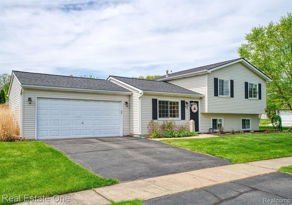 92 Turtle Trace Pinckney, MI 48169 - Photo 1 of 23 Gallery Image 1