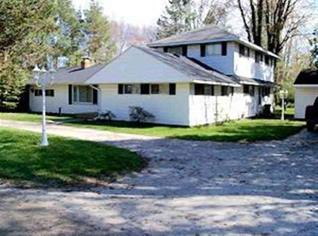 7174 Elm Road Lexington, MI 48450 - Photo 2 of 10 31098878-1.JPG