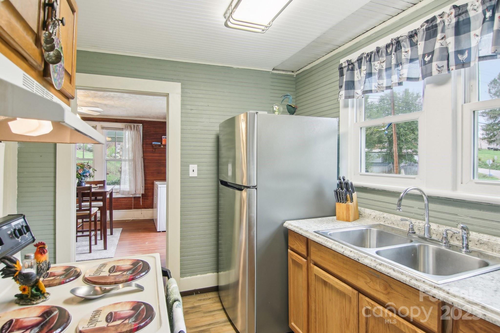 21 Henry Drive Clyde, NC 28721 - Photo 18 of 41