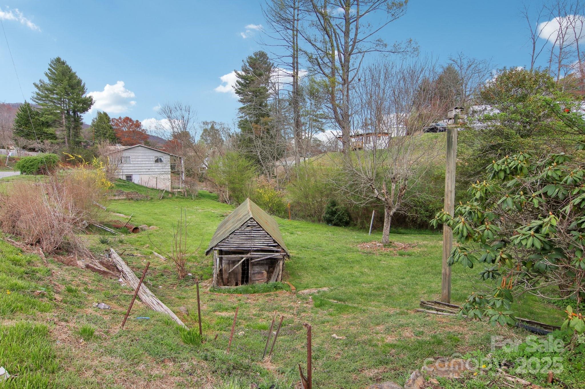 21 Henry Drive Clyde, NC 28721 - Photo 31 of 41