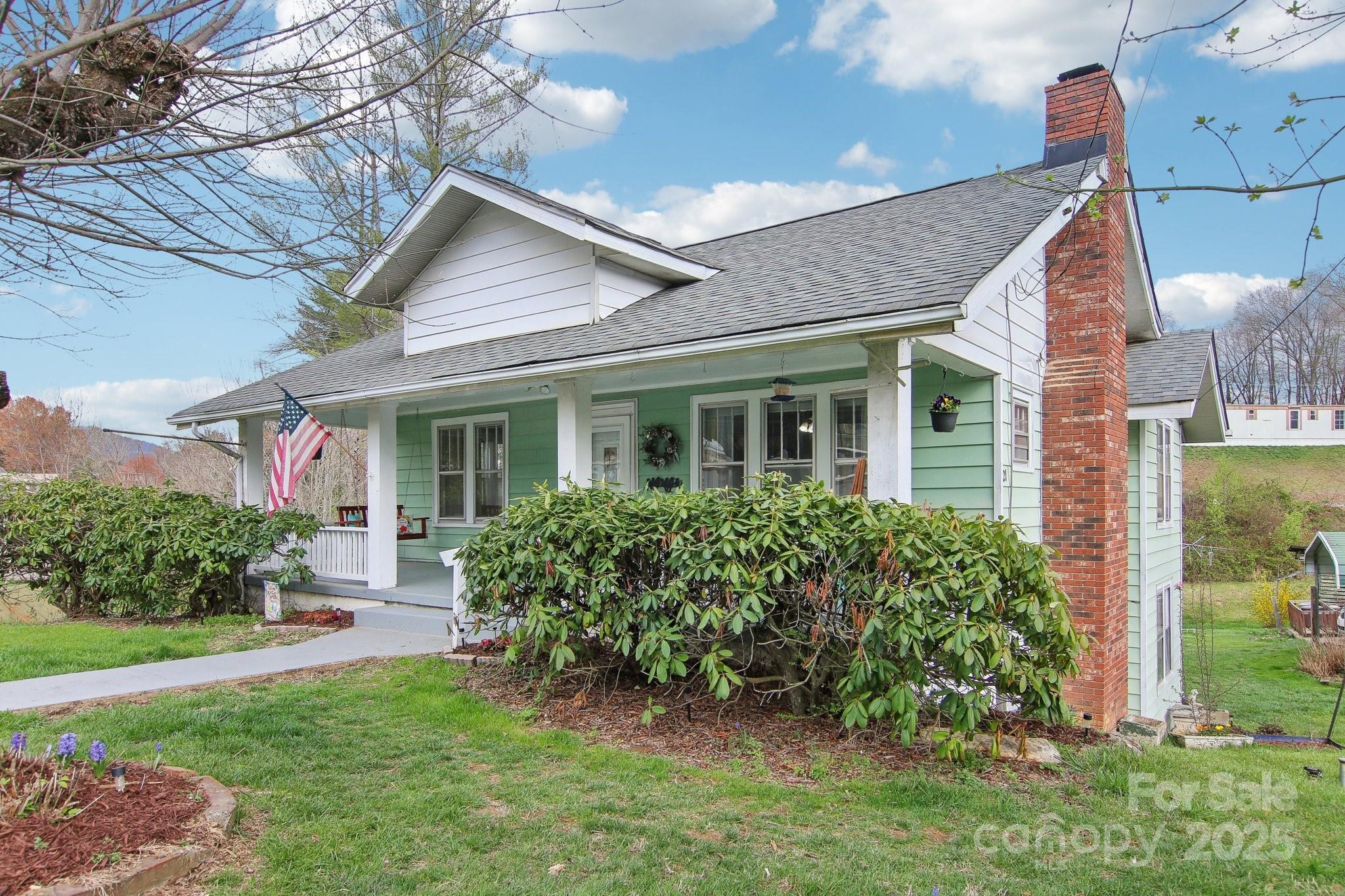21 Henry Drive Clyde, NC 28721 - Photo 5 of 41