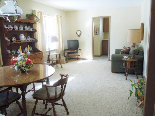 4635 Newcastle Road Rockford, IL 61108 - Photo 2 of 10 Gallery Image 2