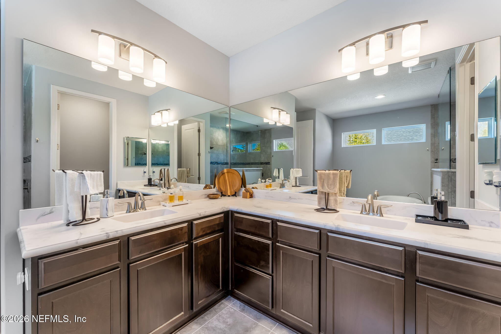 348 Windwalker Drive St. Augustine, FL 32092 - Photo 26 of 49 Owner's Suite - Ensuite Bath