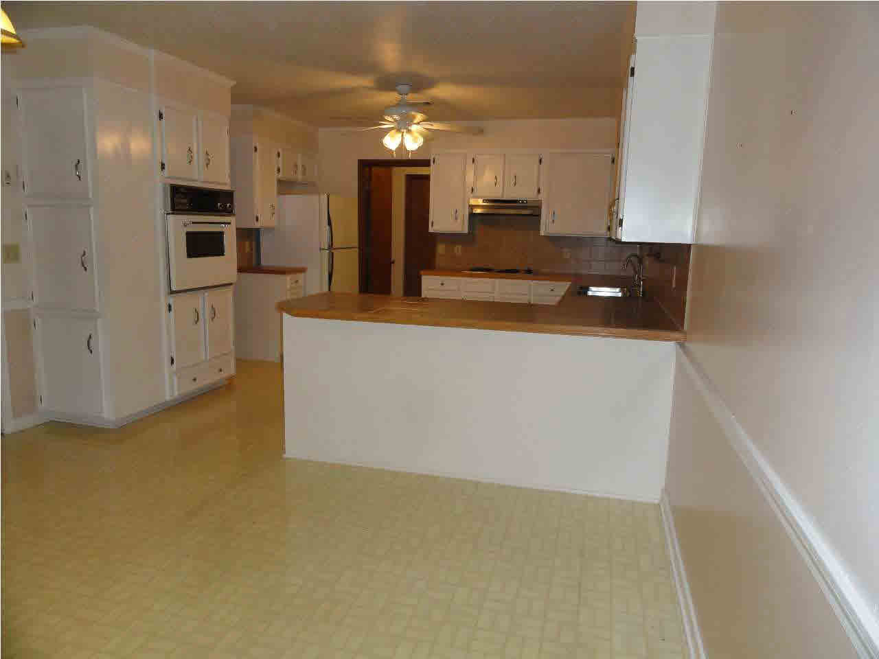 105 Covewood Road Brandon, MS 39047 - Photo 7 of 24 Breakfast bar!