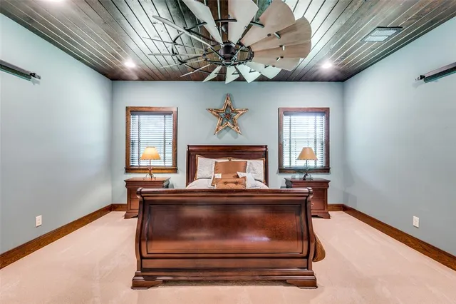 a view of livingroom with furniture