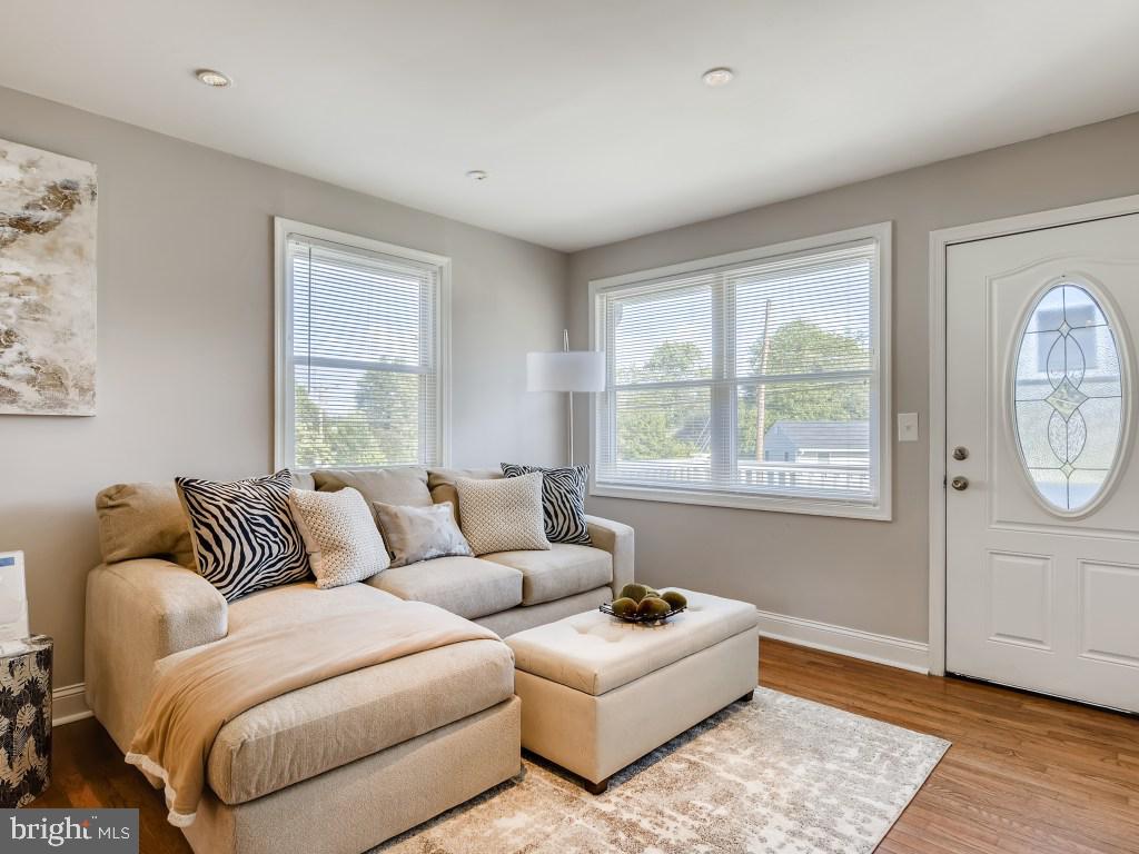 Living Room w/Plenty of Natural Light