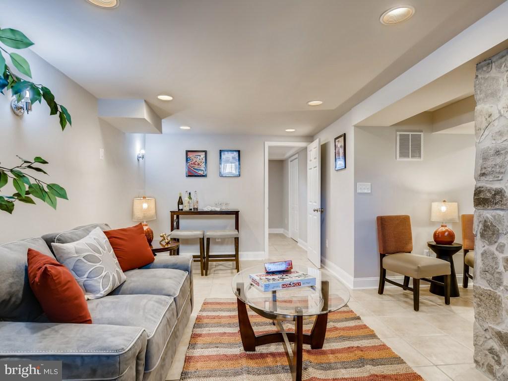 Lower Level Family Room w/Recessed Lights