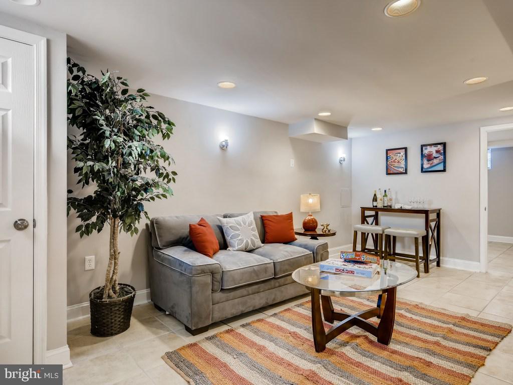 Lower Level Family Room w/Ceramic Tile Floor