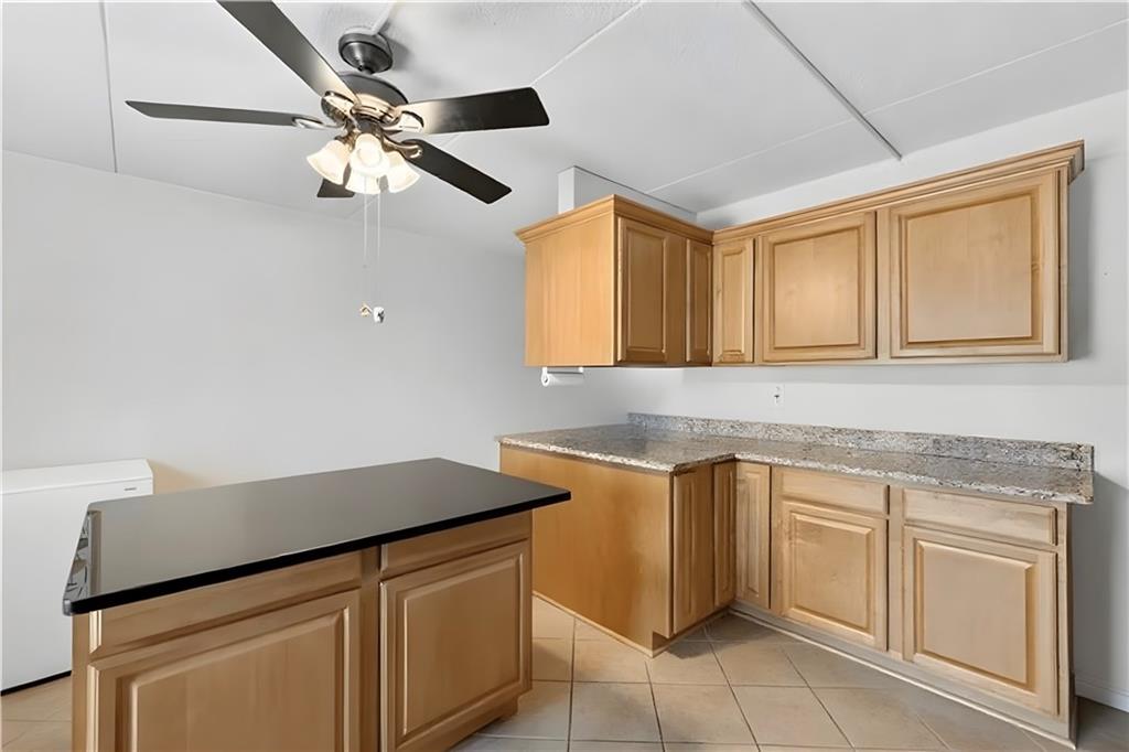 2120 Greentree Road, Unit 610E Pittsburgh, PA 15220 - Photo 4 of 23 Gallery Image 4
