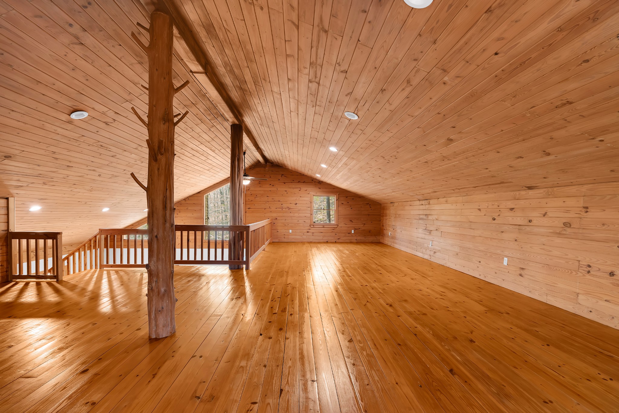 551 Shippmans Creek Road Wartrace, TN 37183 - Photo 19 of 75 a view of hardwood floor and an empty room with wooden floor
