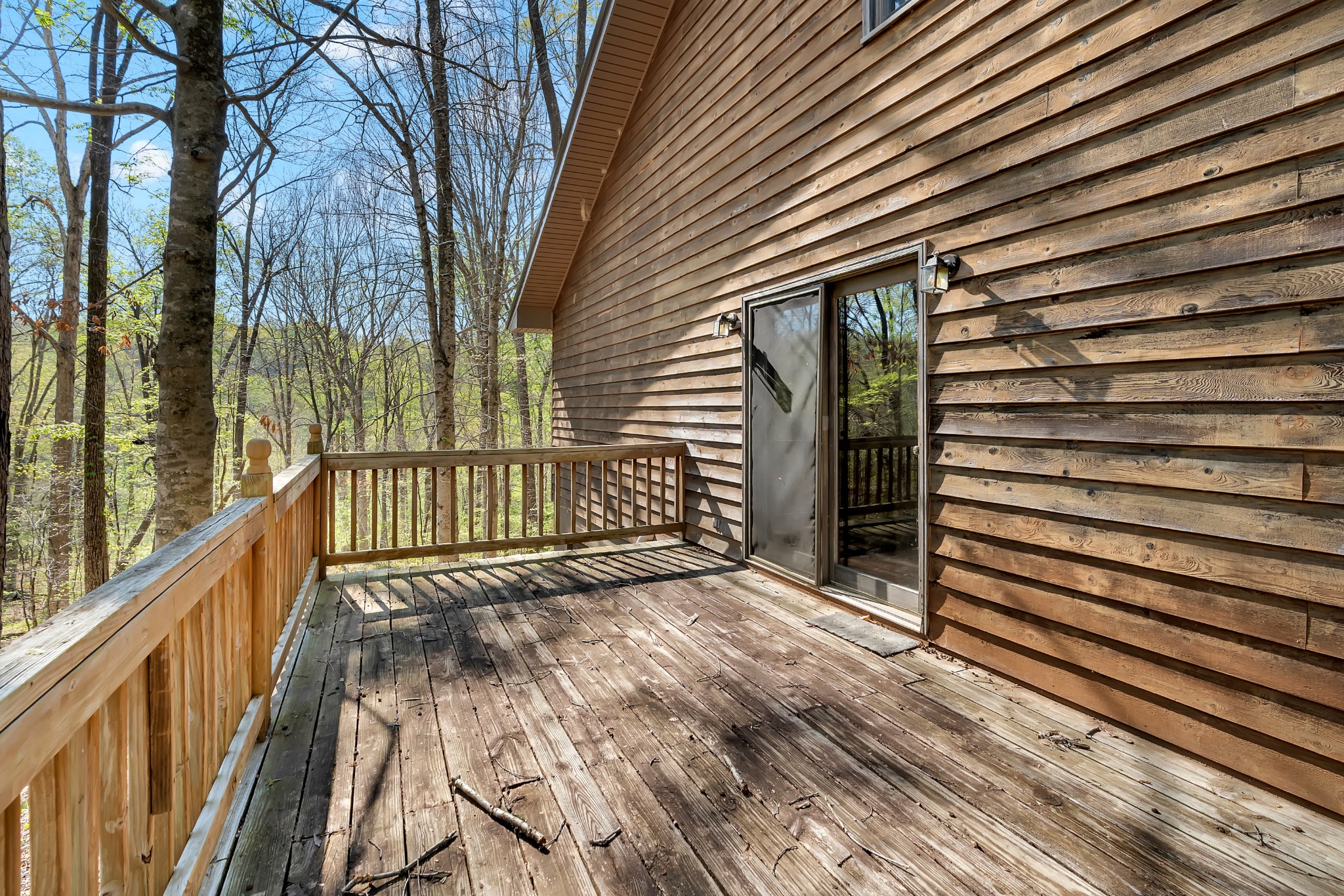 551 Shippmans Creek Road Wartrace, TN 37183 - Photo 38 of 75 a view of a balcony with a swing