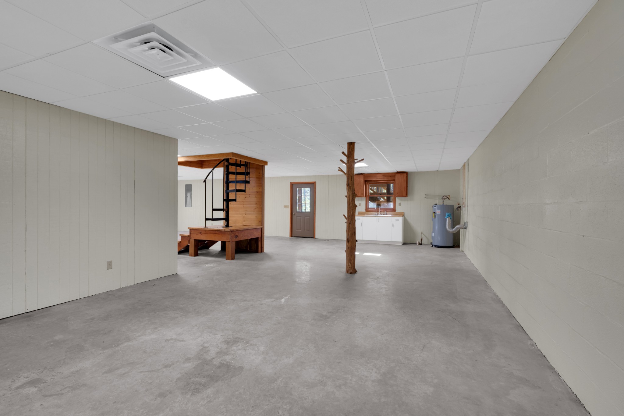 551 Shippmans Creek Road Wartrace, TN 37183 - Photo 46 of 75 a view of empty room with a flat screen tv