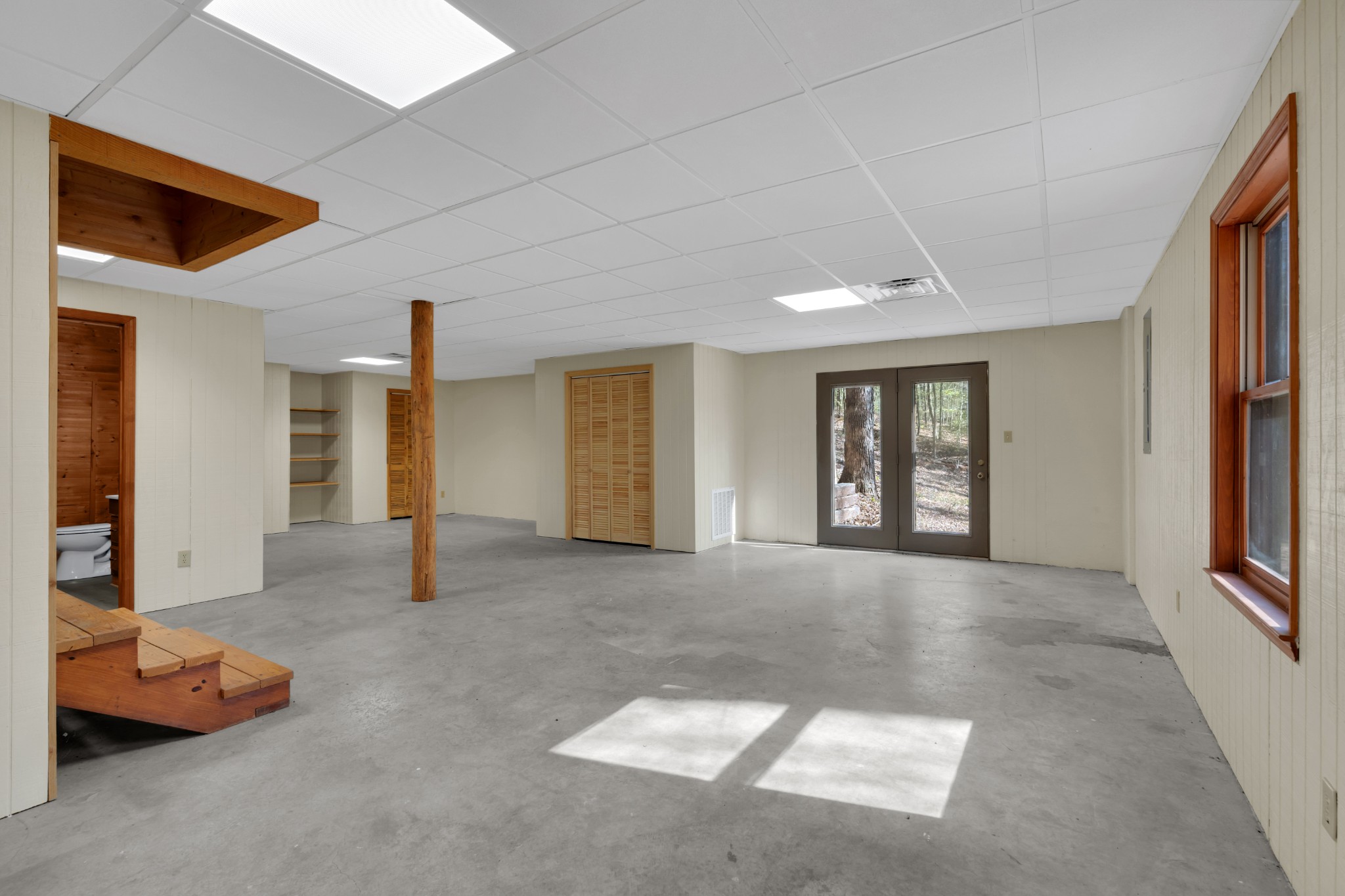 551 Shippmans Creek Road Wartrace, TN 37183 - Photo 54 of 75 a view of livingroom with furniture and windows