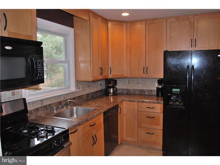 51 Home Road Hatboro, PA 19040 - Photo 5 of 20 Kitchen
