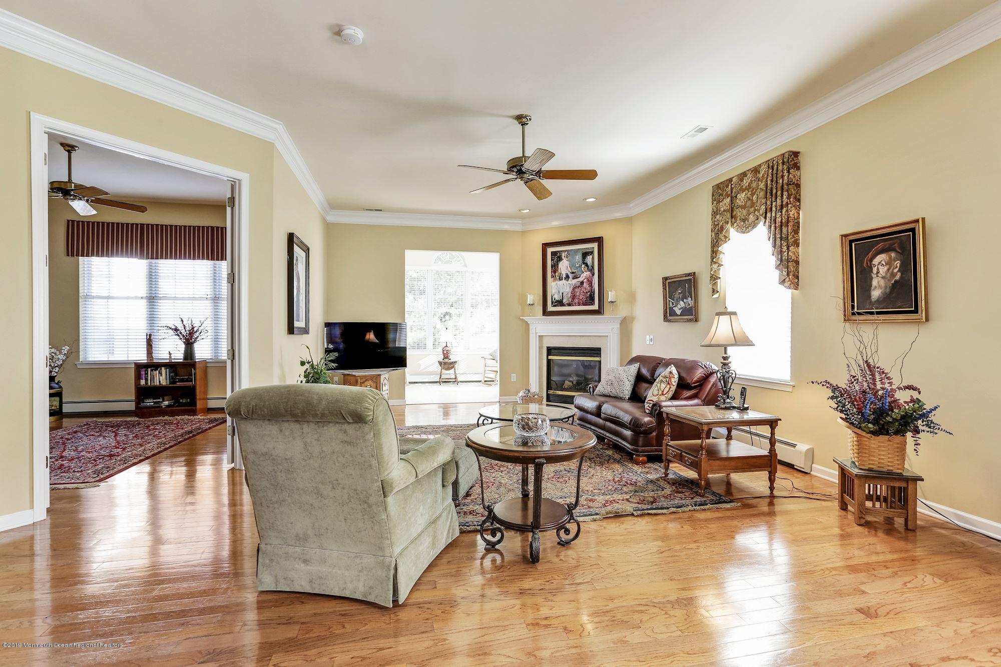 27 Barton Creek Road Jackson, NJ 08527 - Photo 16 of 45 Great Room