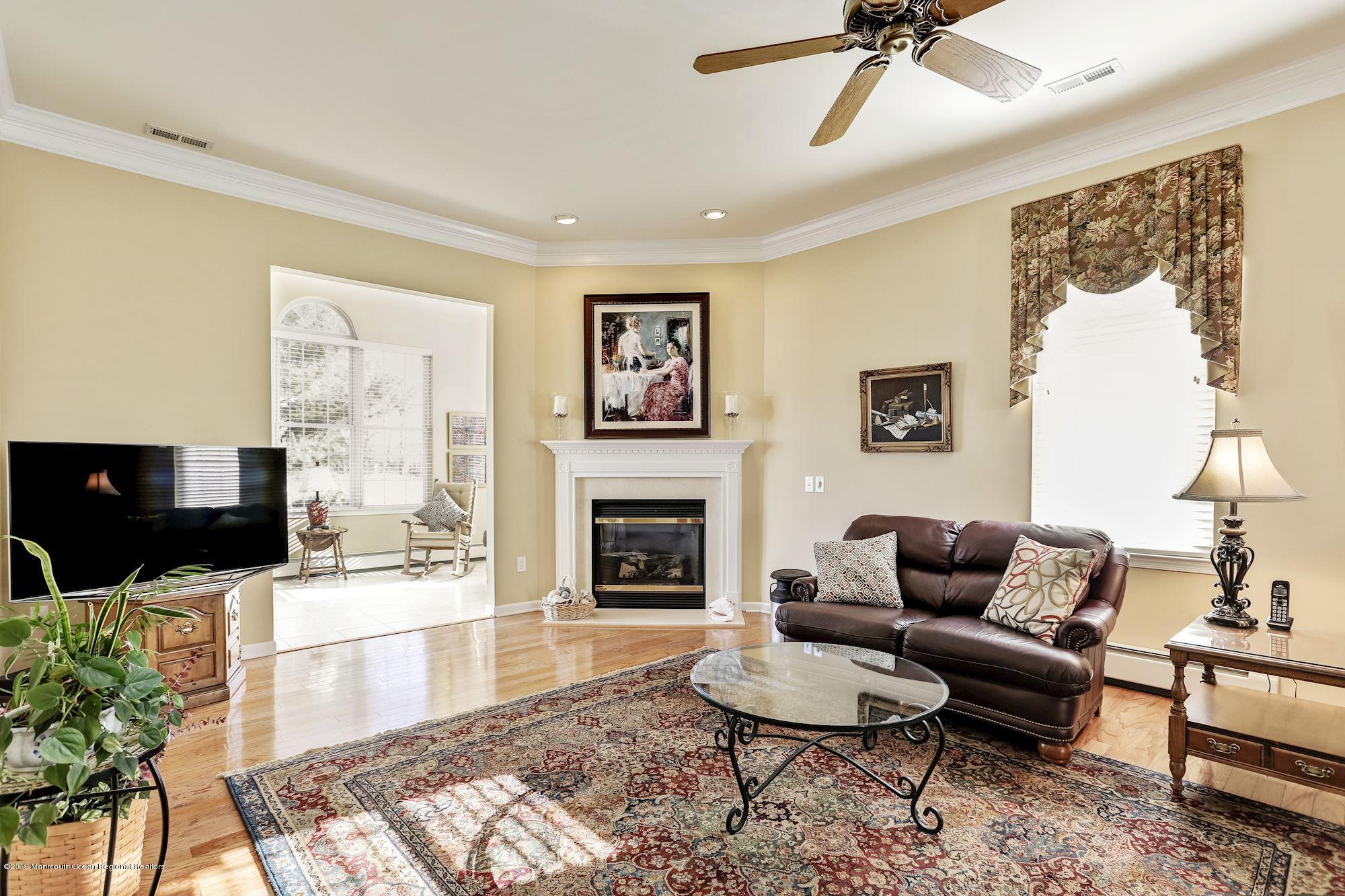 27 Barton Creek Road Jackson, NJ 08527 - Photo 19 of 45 Great Room