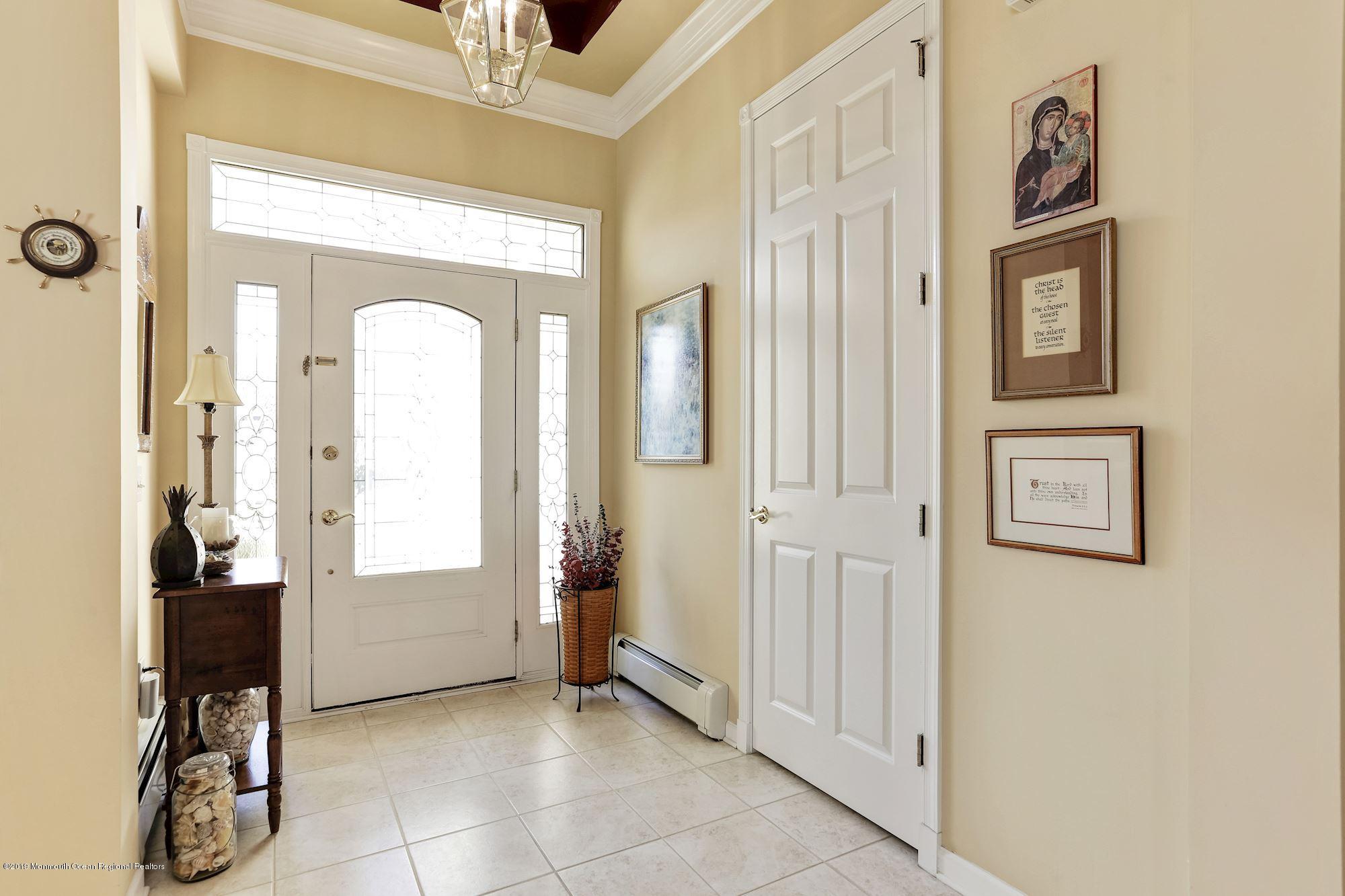 27 Barton Creek Road Jackson, NJ 08527 - Photo 3 of 45 Foyer