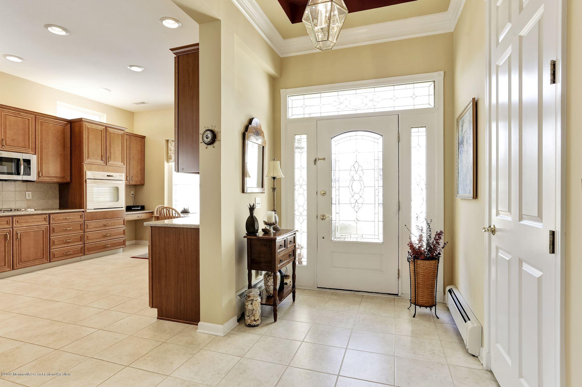 27 Barton Creek Road Jackson, NJ 08527 - Photo 4 of 45 Foyer