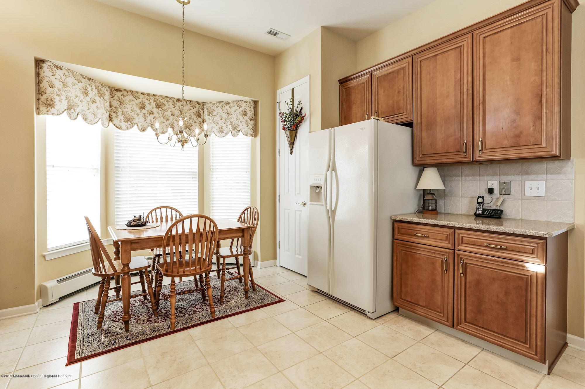 27 Barton Creek Road Jackson, NJ 08527 - Photo 6 of 45 Kitchen